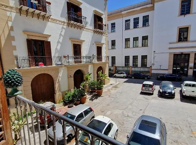 Sikelia Bed & Breakfast 4*